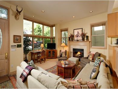 A WOW Interior Four Bedroom Luxury Ski Rental in Aspen